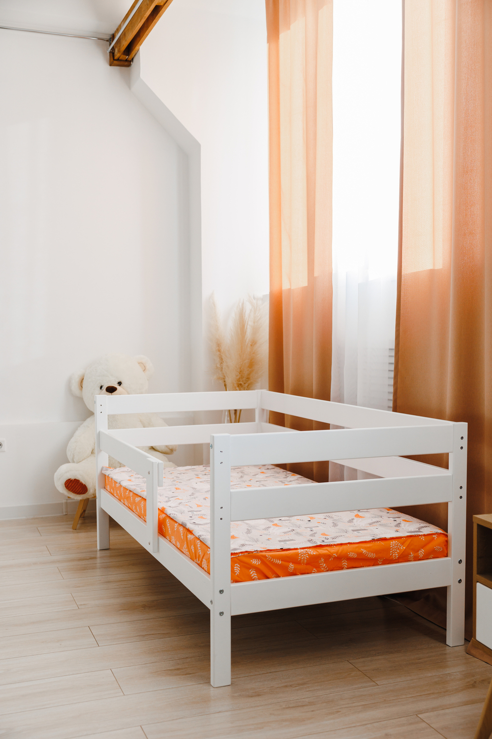 Кровать подростковая "Софа" 140*70 см белый 1 борт, (ДМВ)