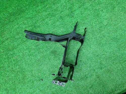 Кронштейн фары левый BMW X3 G01 (2017-2024)