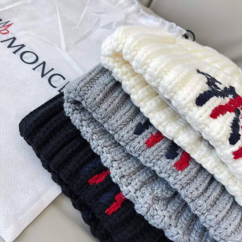 Шапка Moncler