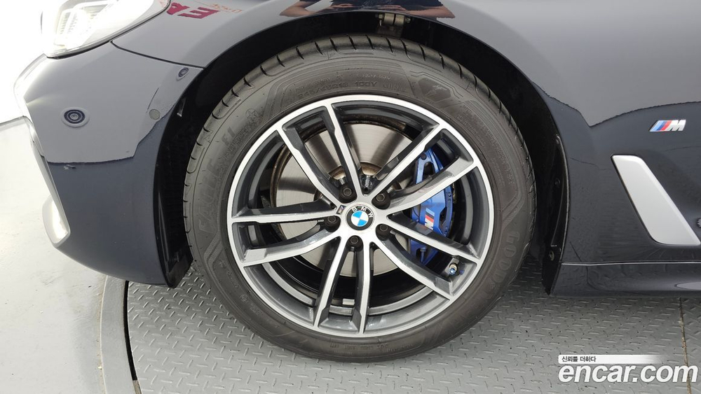 BMW 5 Series (G30) 520i M Sports (01.2023)