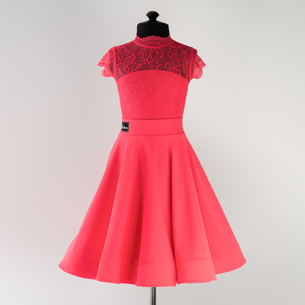 платье для танцев с гипюром