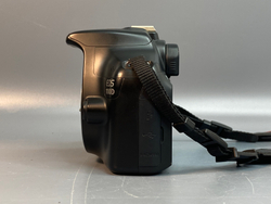 Canon 1100D Body 9.500 кадров