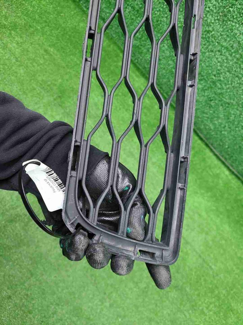 Решетка переднего бампера Mini Hatch F56 13-21 JCW