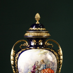 Пара ваз в дворцовом стиле