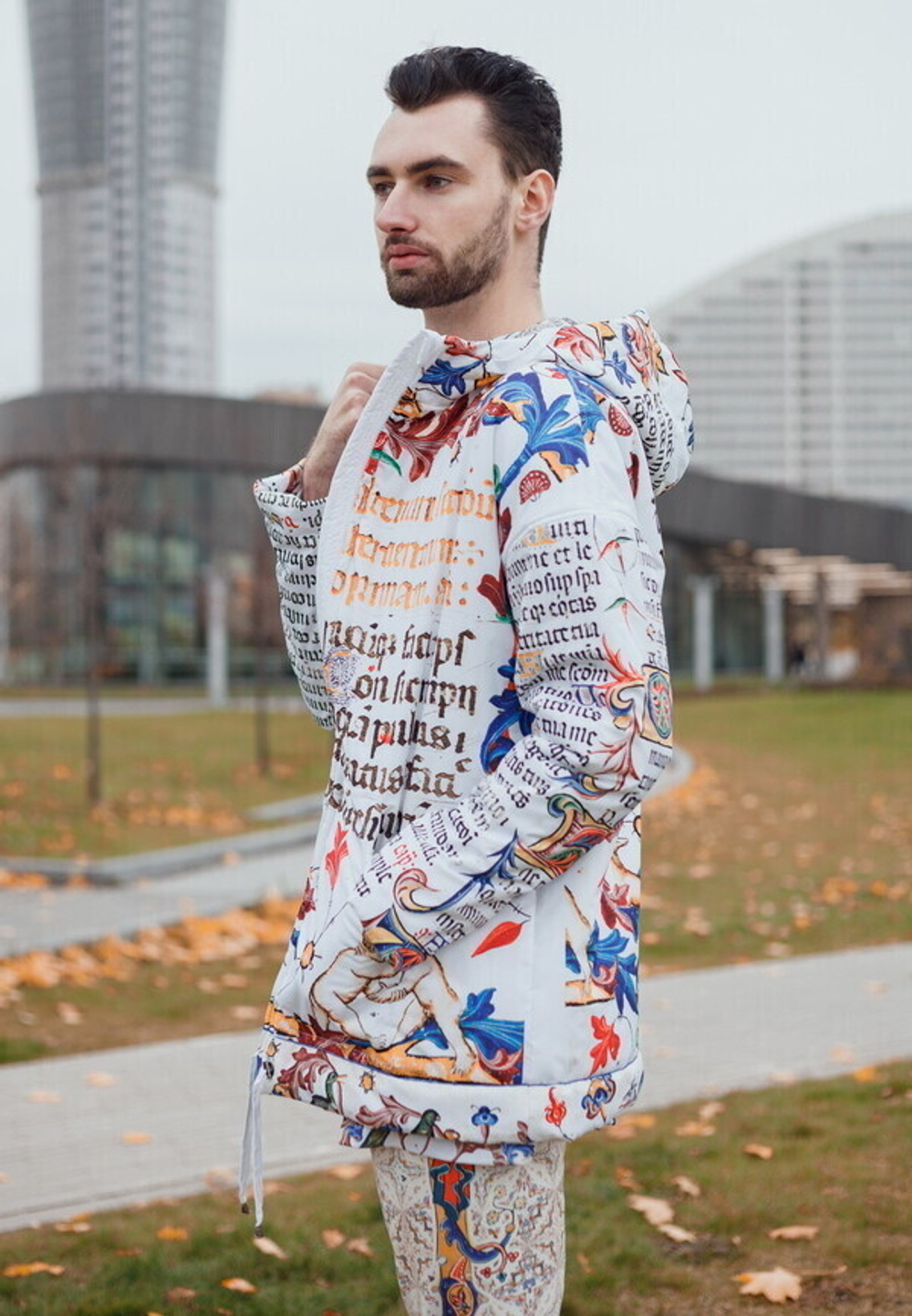 Куртка «Манускрипт», по мотивам готического шрифта и иллюстраций из Бревиария короля Мартина Арагонского