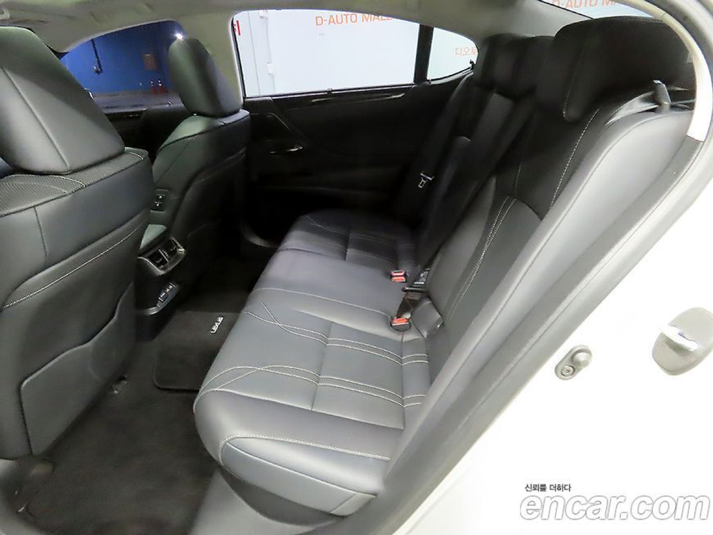 Lexus ES300h 7 Generation Executive (02.2020)