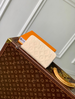 Louis Vuitton Zippy Wallet