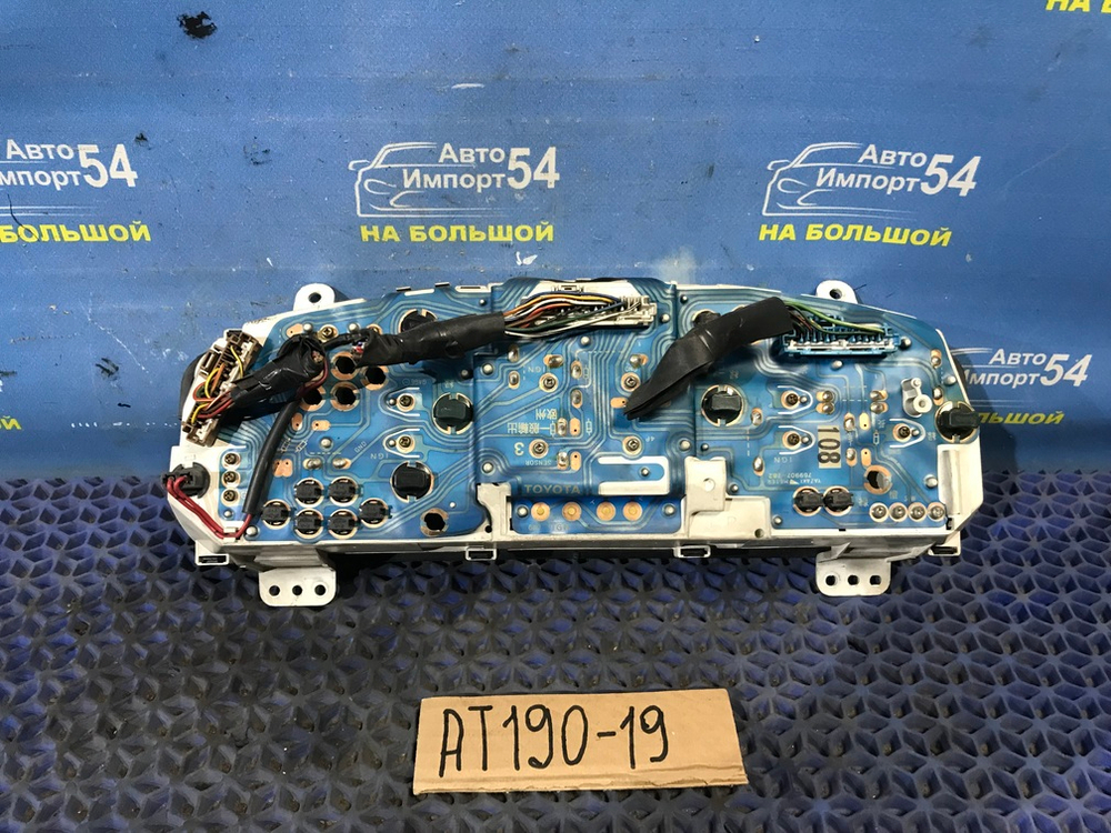 Щиток приборов TOYOTA CARINA E 1996