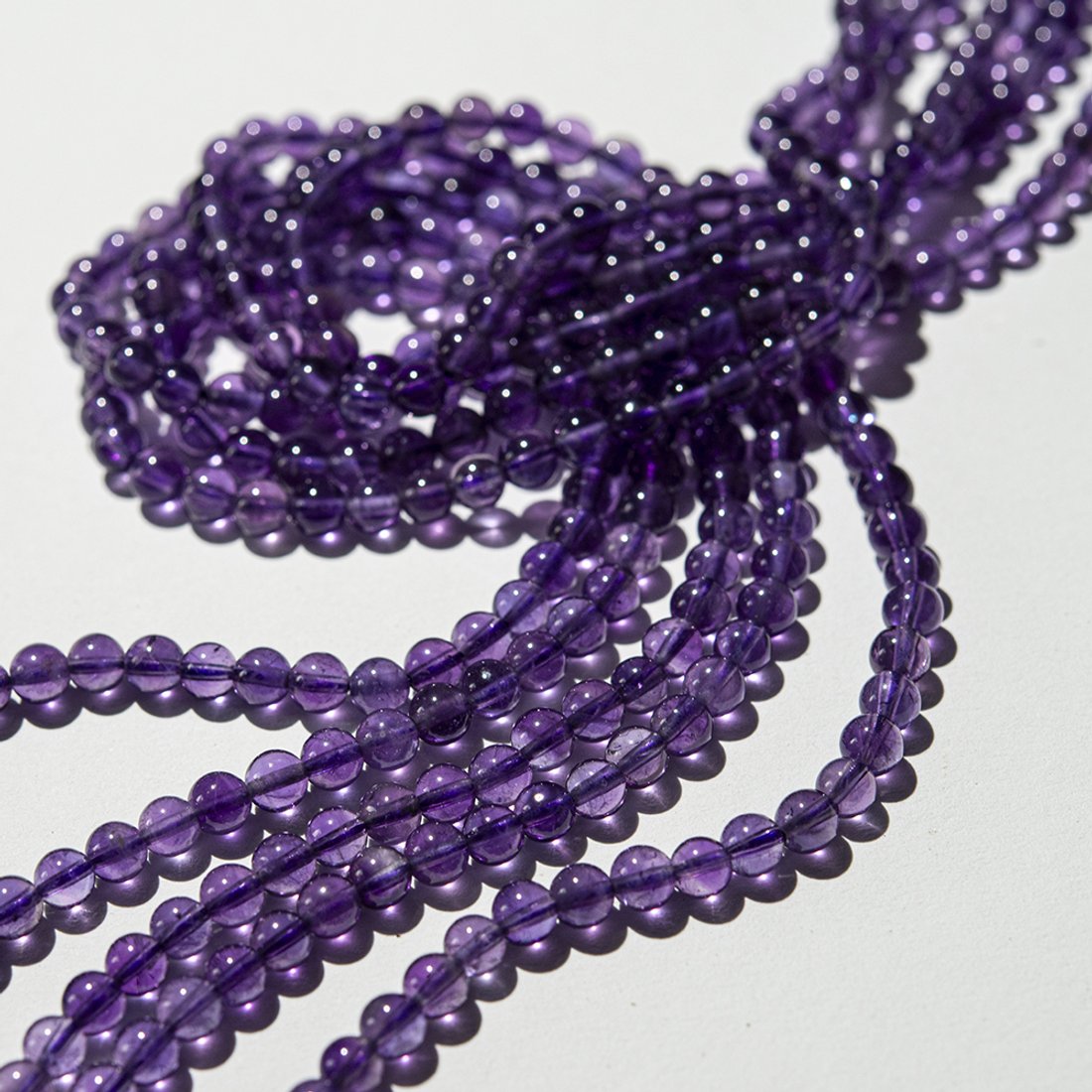 Аметист натуральный, светлый оттенок, 4,6мм, шар