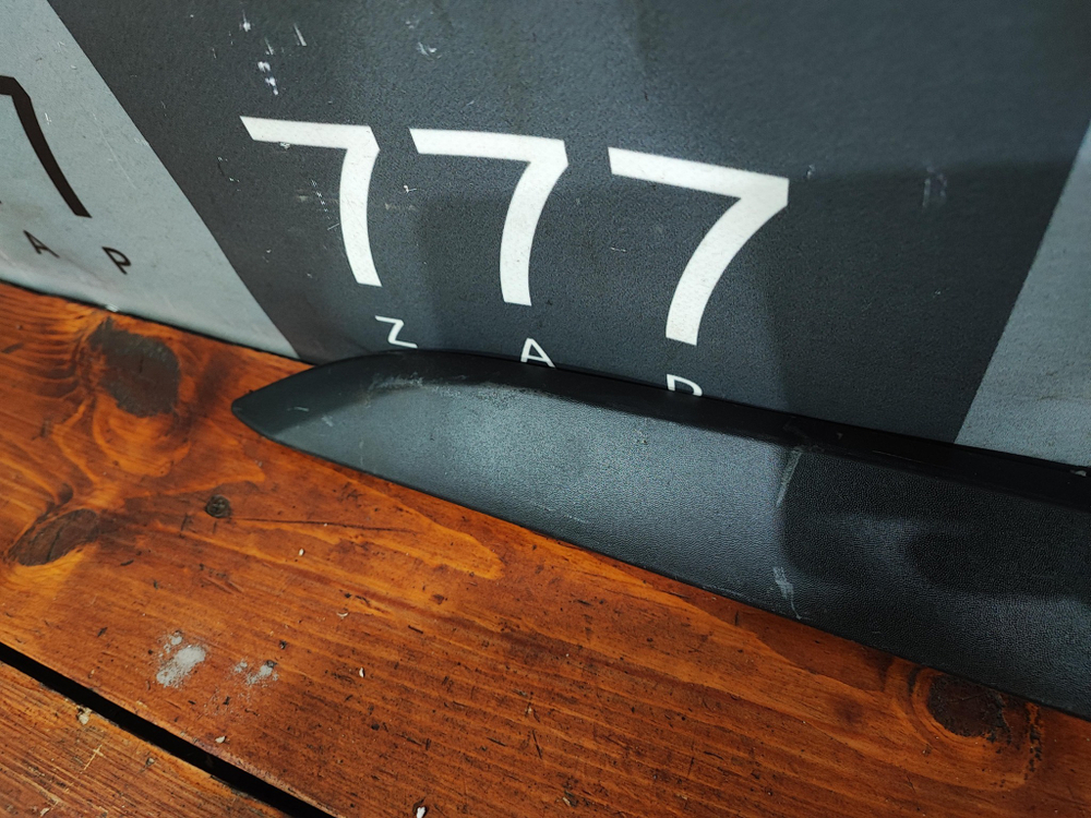 Накладка двери передней левой Kia Rio 4 X-Line 17-нв Б/У Оригинал 87713H0500