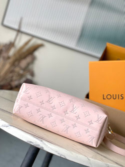 Louis Vuitton Bundle