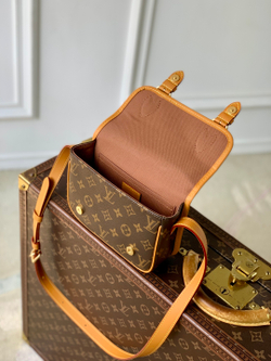 Louis Vuitton Satchel Wearable Wallet