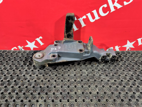 Кронштейн передней рессоры левый