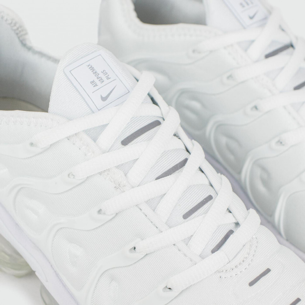 кроссовки Nike Air Vapormax Plus White Wmns