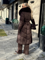 Пуховик с воротником в длине миди