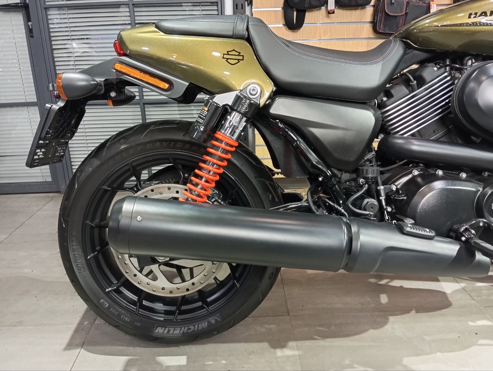 Harley-Davidson Street Rod 