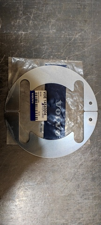 Полукольцо осевой регулировки EC210 VOE14540004