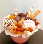 Сладкая композиция в чайной кружке