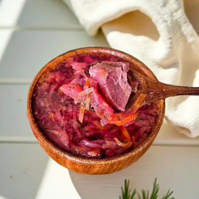 Фотография Борщ мясной со свининой / 350 мл купить в магазине Афлора