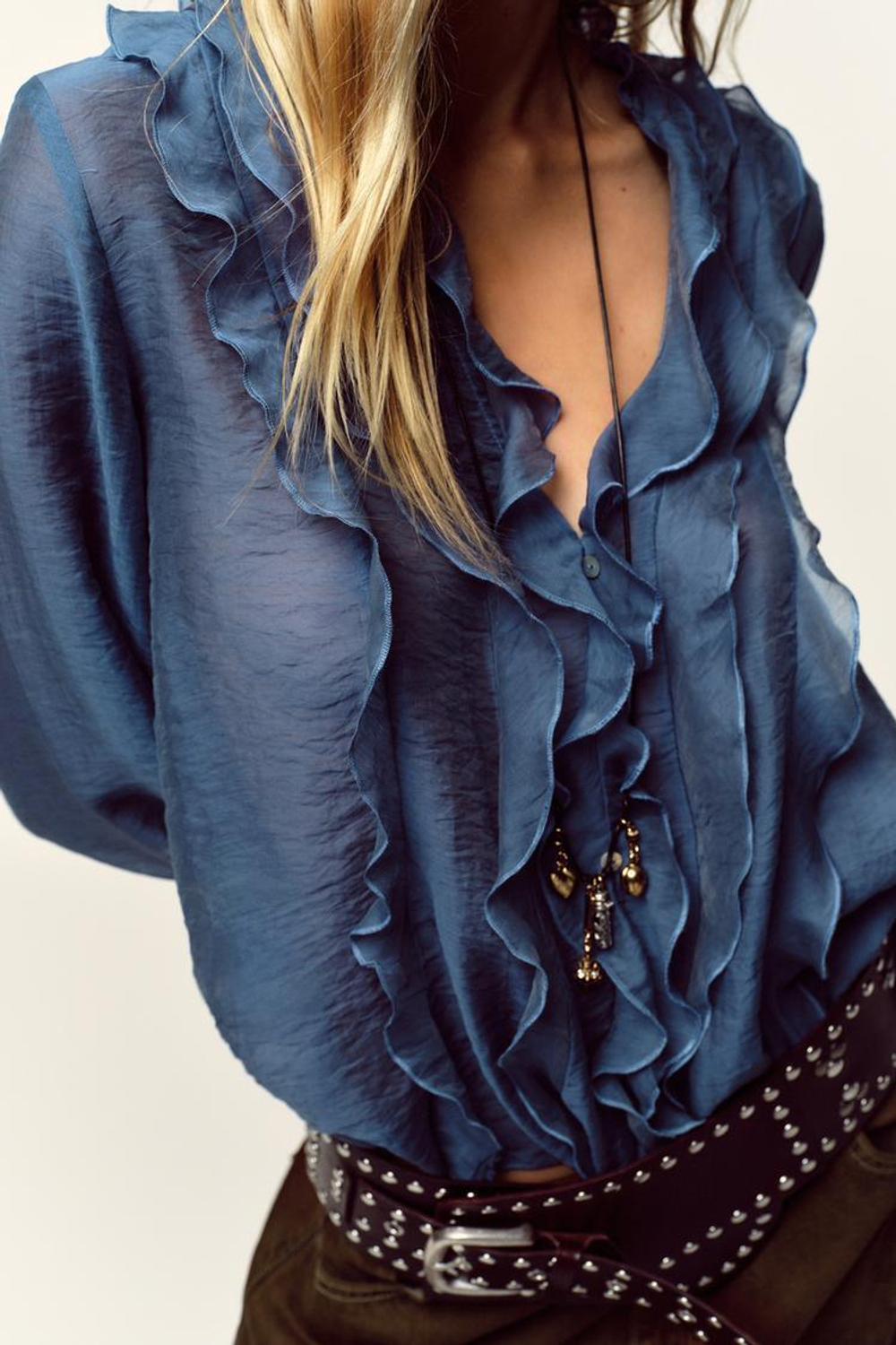 ZARA БЛУЗА С ВОЛАНАМИ, СЕРО-СИНИЙ