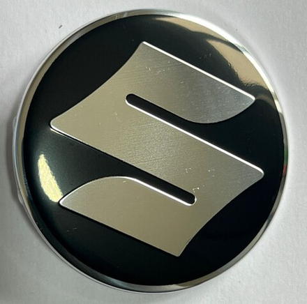 Стикер алюминиевый 60мм SUZUKI