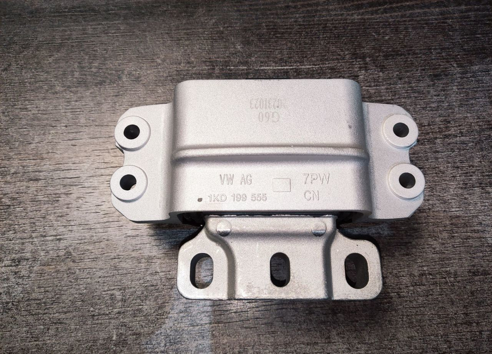 Опора подушка двс левая VAG GEN 2 1.8T