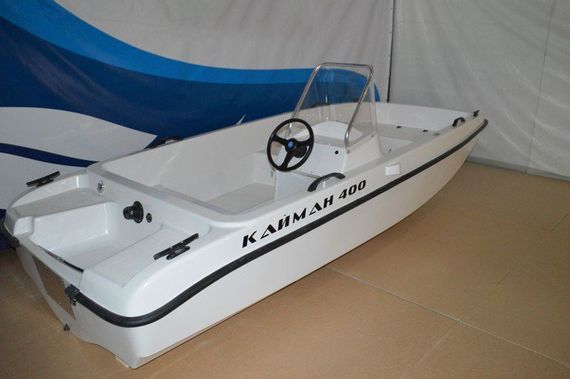 Пластиковая лодка Антал Кайман 400