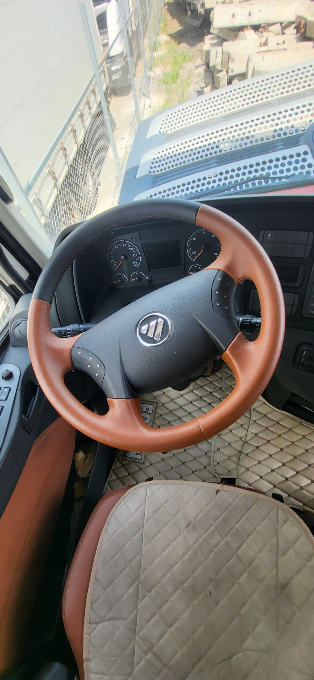 Foton AUMAN 4x2 Седельный тягач EST A 1846 AMT (Дизельный, 11,8 л, АТ, 470 л.с.)