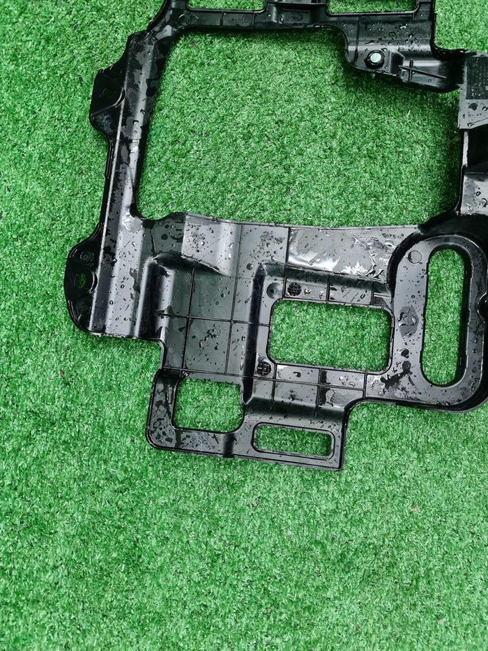 Кронштейн пола правый LR Discovery Sport (19-нв)