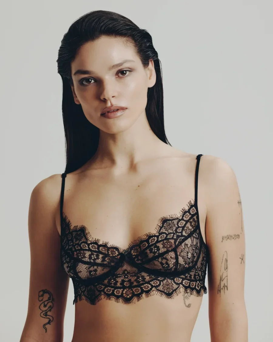 Лиф из кружева, Черный