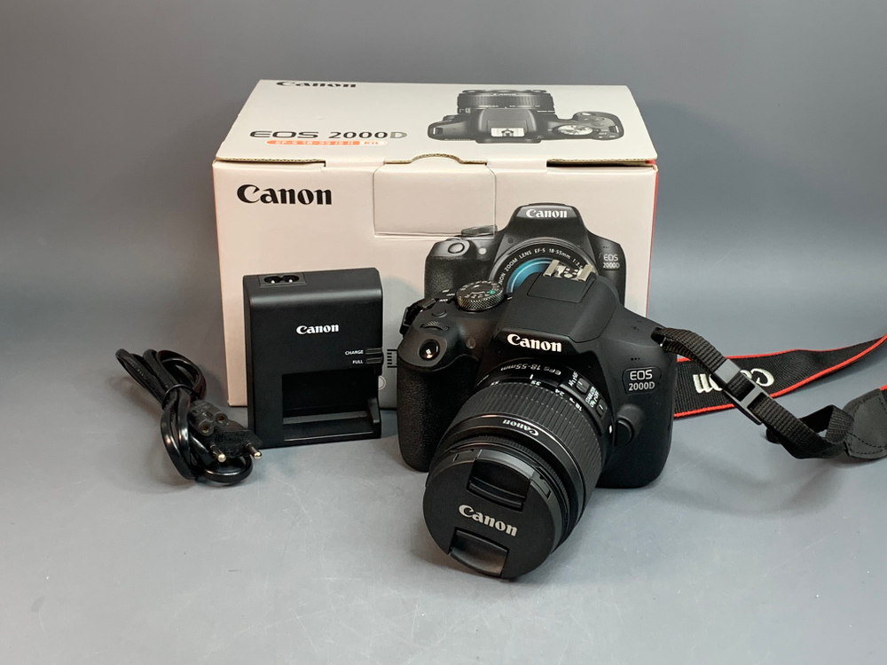 Canon 2000D Kit 18-55mm 3.5-5.6 IS II 4.700 кадров