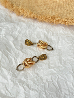 Серьги пусеты необычного плетения узелками, оттенки золото и золото антик.