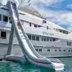 Надувная прямая плавающая горка для лодок, яхт «Драйв» с опорой, 11*2*7 м