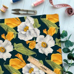 Ткань барби крупные белые петуньи и жёлтые ирисы на чёрном фоне