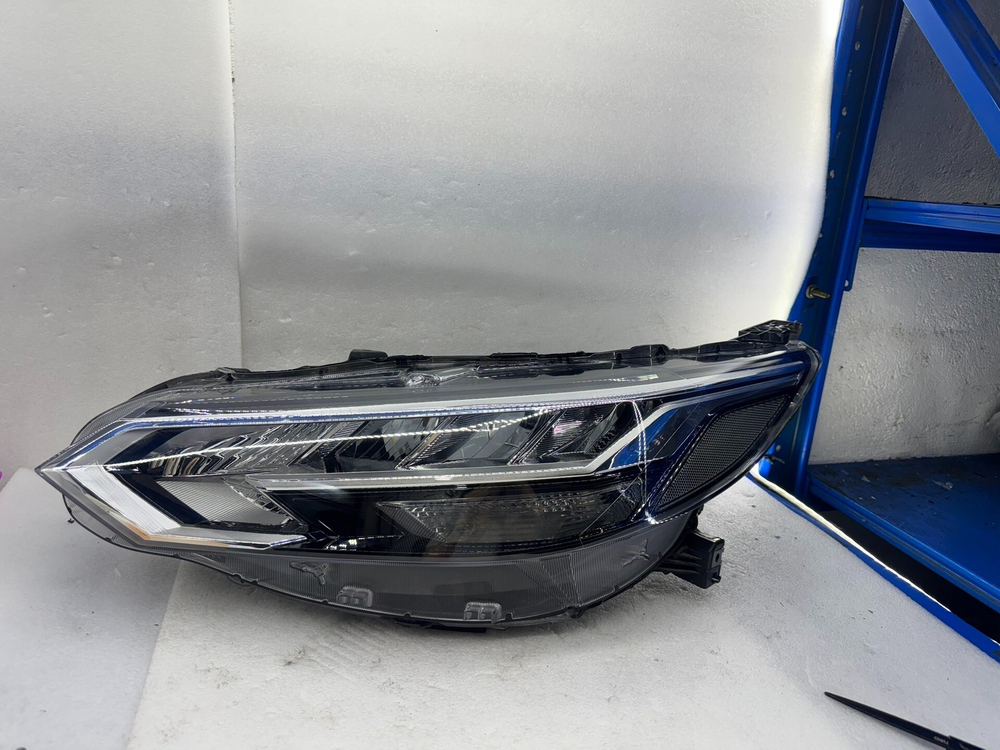 Блок фар LED Nissan Sylphy (правый, оригинал,)