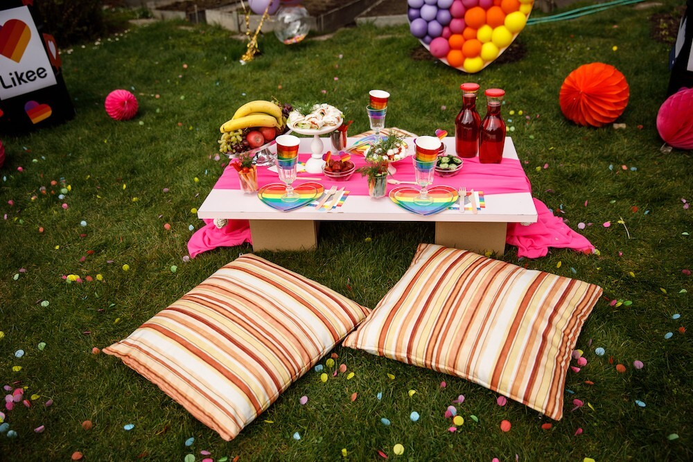 Dacha Likee Party