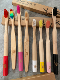 Зубная щетка из бамбука, щетина с угольным напылением,bamboobrush, ​ 1 шт. (средняя жесткость), круглая ручка. цвета в ассортименте.