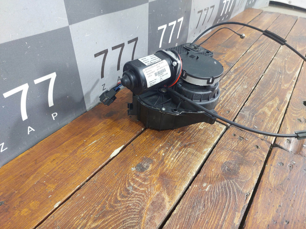 Механизм электропривода сдвижной двери W447 Б/У Оригинал A4477603400