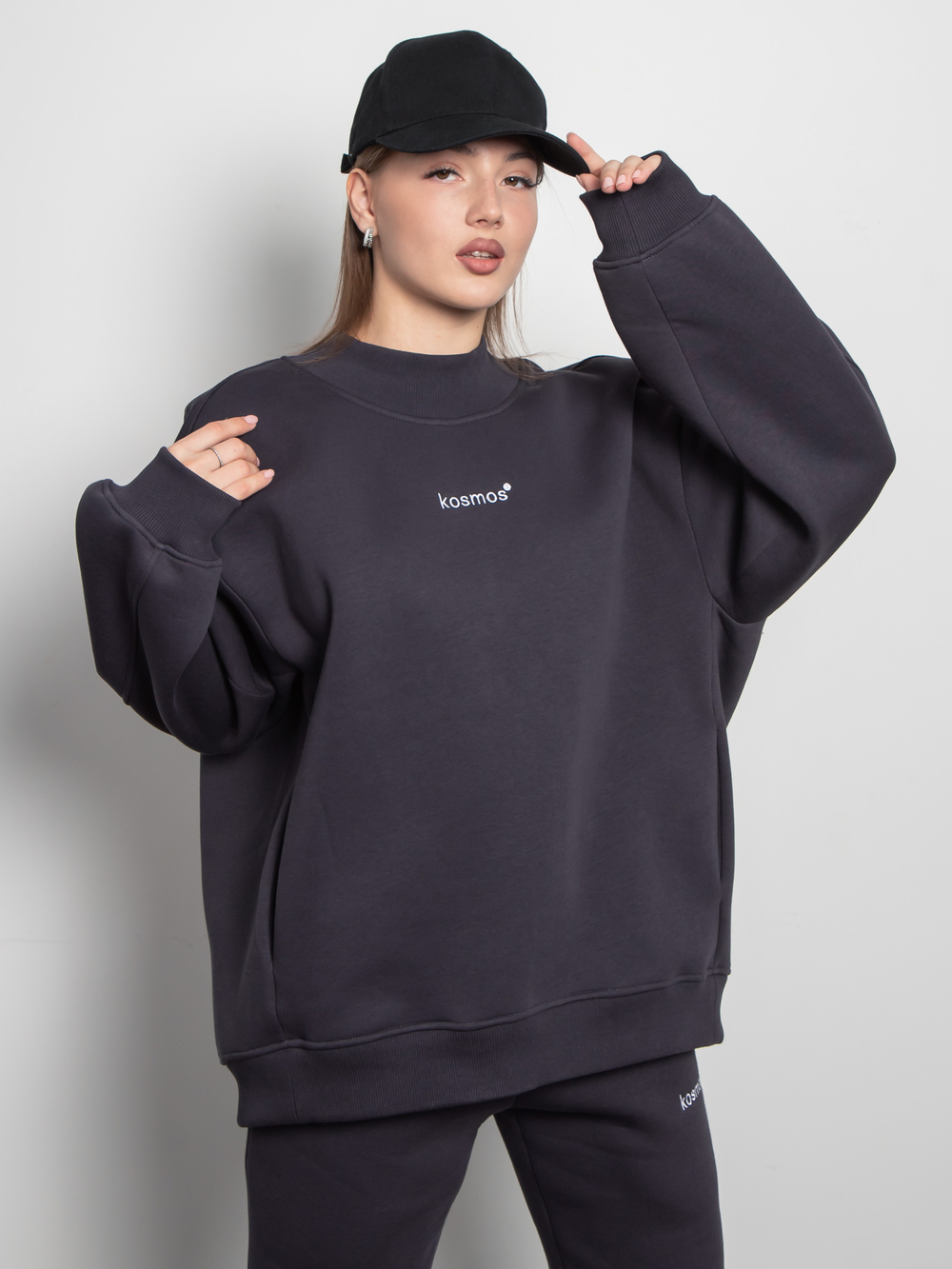 Свитшот женский оверсайз с начесом графит