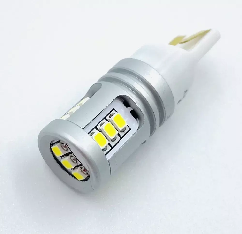 Лампа светодиодная бесцокольная Обманка T10 15 SMD Биполярная Аналог W16W Свет белый 12/32V