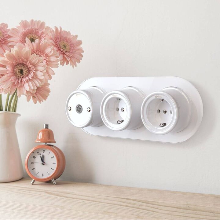 Рамка Werkel на 3 поста Favorit Runda белый W0035101 4690389166471