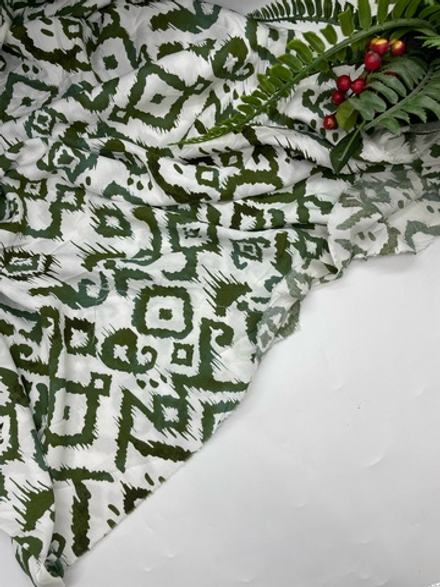 Штапель зеленый орнамент