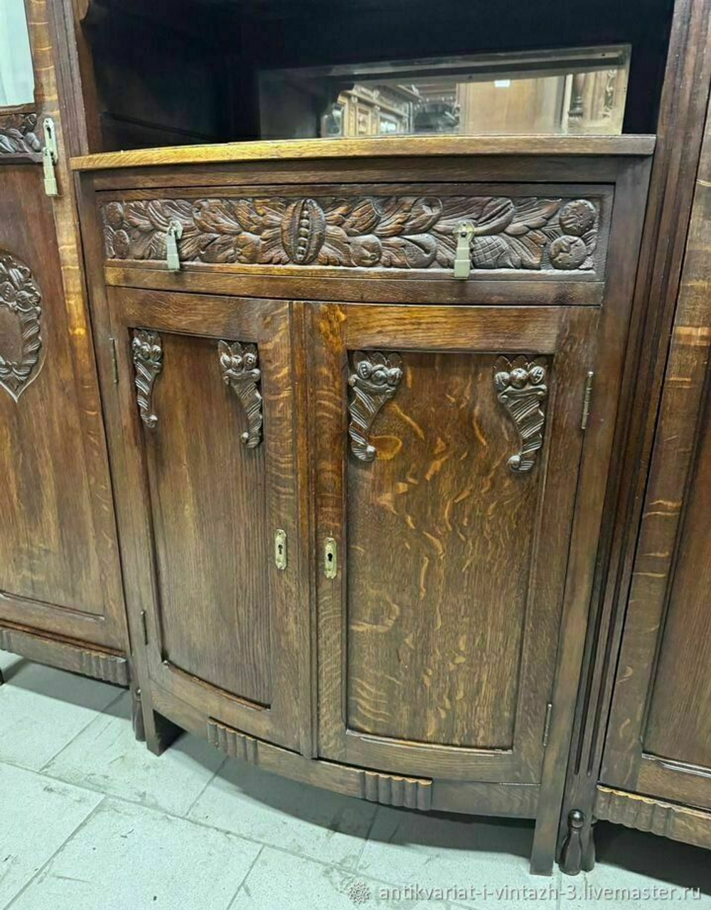 Сервант витрина шкаф