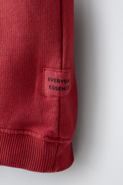 ZARA КОМПЛЕКТ ИЗ ТОЛСТОВКИ И БРЮК WIDE LEG С НАШИВКОЙ, КРАСНЫЙ