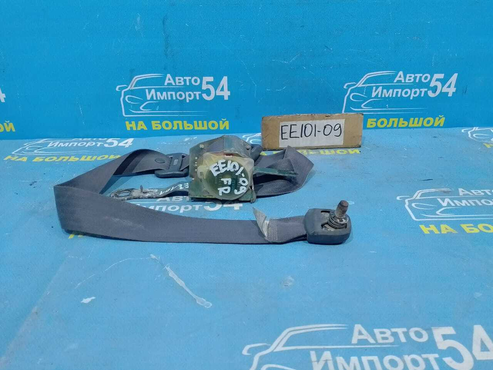 Ремень безопасности передний правый TOYOTA COROLLA 1992