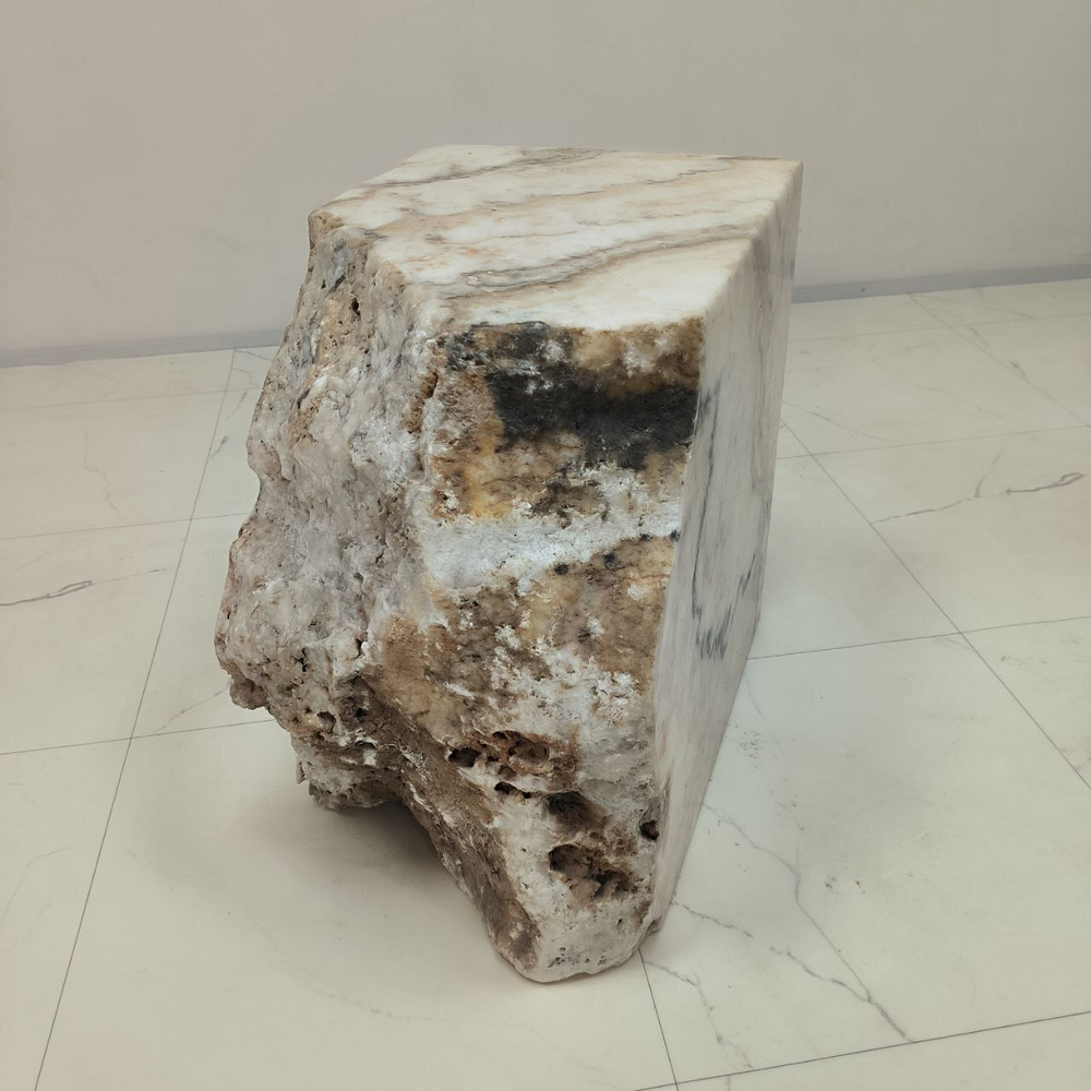 Стол из оникса 65584  (45*32*45) 0195