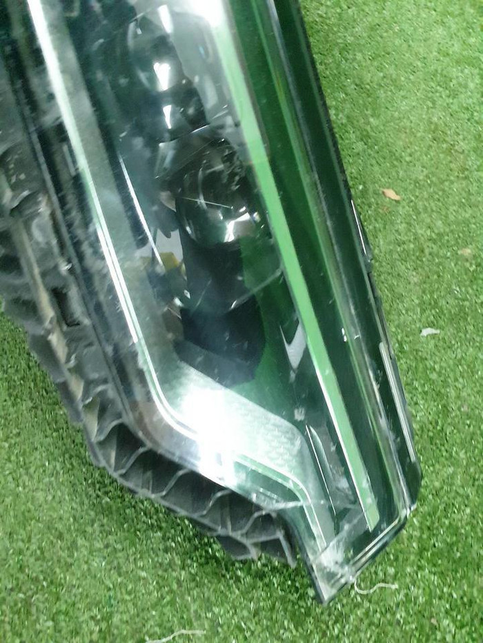 Фара правая Cadillac XT6 (2019-н.в.) LED