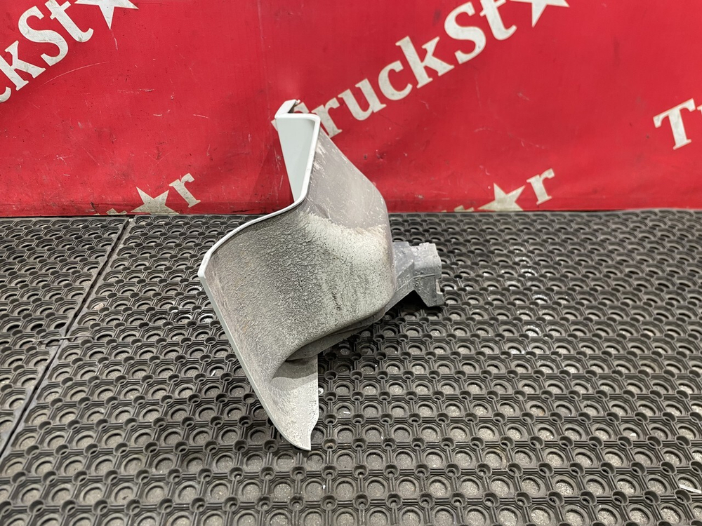 Корпус подножки левый