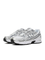 Кроссовки U740v2