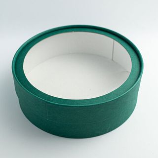 Коробка круглая с окном темно-зеленая 18х6 см
